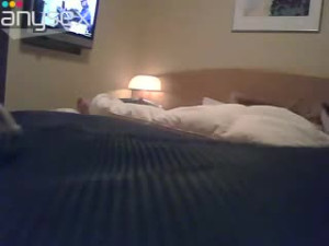 Asian masseuse is riding her client's dick vigorously in the hotel room