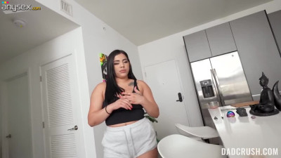 Curvy Busty Latina Gets a Hot Fuck And a Facial Cumshot From Her Step-dad