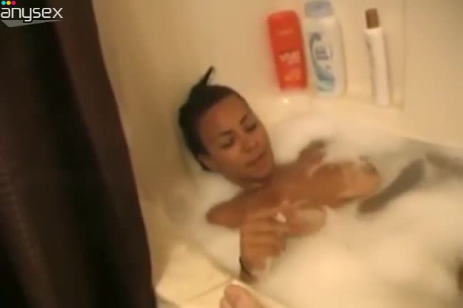 Short haired ebony gal takes a bath before having sex Free Porn Videos | ePornAny.