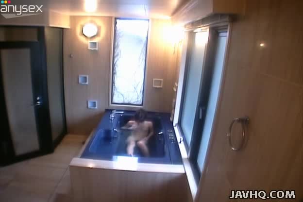 Backstage video of masturbating in the bath tub Japanese girlie Free Porn Videos | ePornAny.