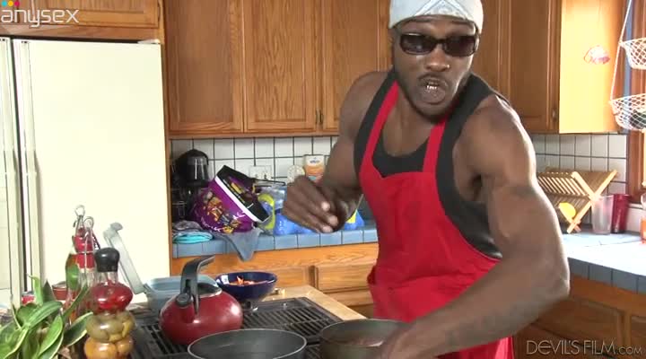 Hot girl is in the kitchen chilling with big black men Free Porn Videos | ePornAny.