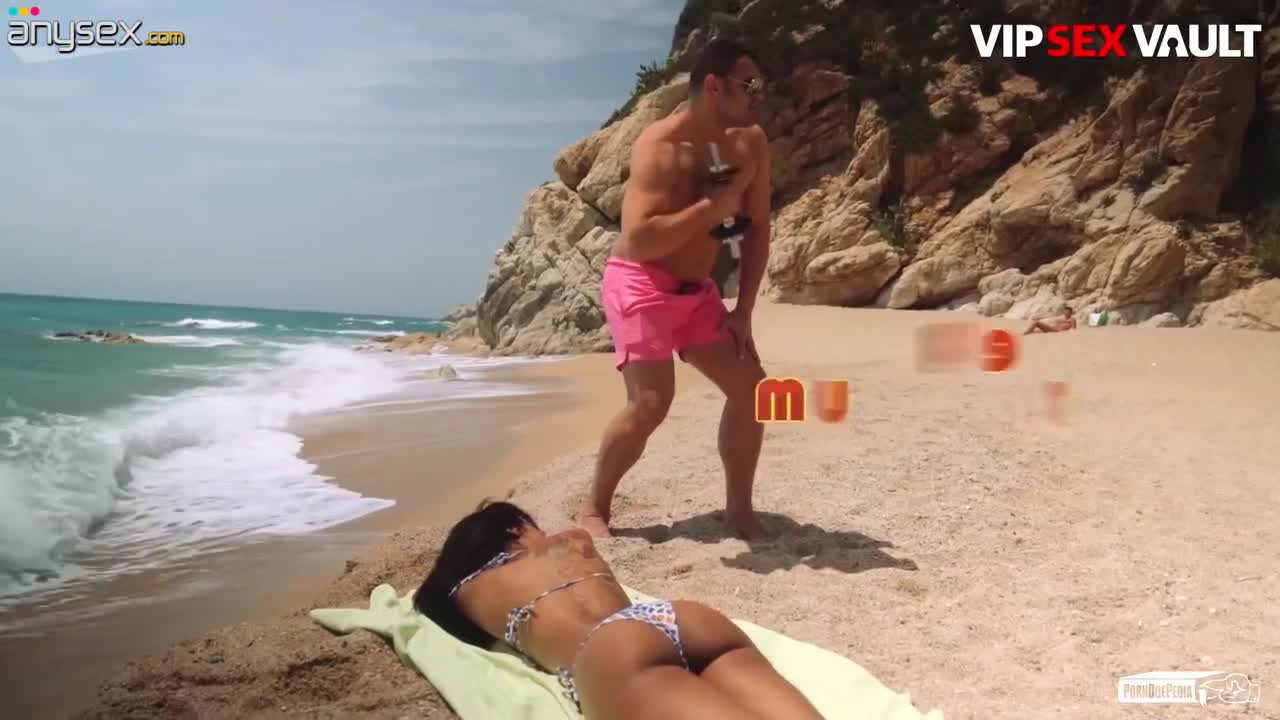 Hot ebony Noe Milk passionate sex with a stranger on the beach! Free Porn Videos | ePornAny.