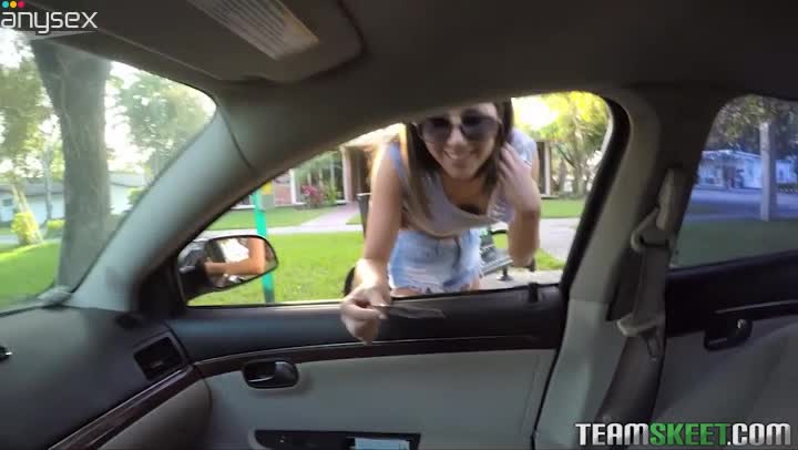 Slutty brunette in sunglasses gets picked up and mouthfucked outdoors Free Porn Videos | ePornAny.