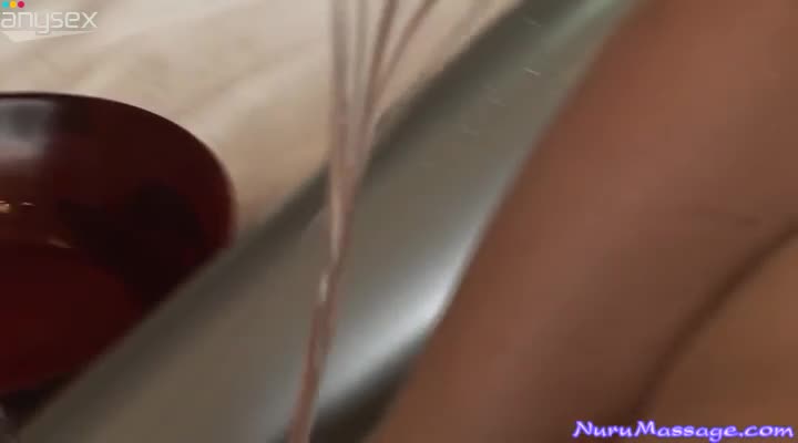 Oiled bright blond head massage and jerks off strong cock of naughty client Free Porn Videos | ePornAny.