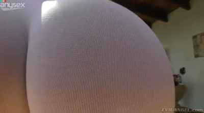 Curvy dirty-minded auburn MILF in yoga pants shows off her bubble ass