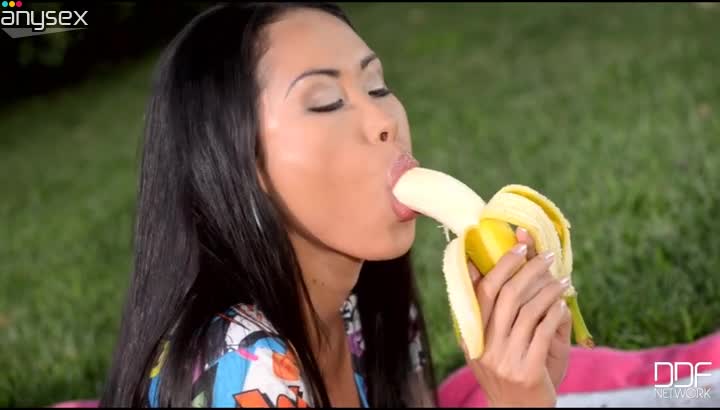 Long haired cute Asian beauty fingers her hungry pussy on the picnic Free Porn Videos | ePornAny.