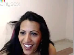 Wondrous Indian brunette cam girl has nothing against flashing her boobies