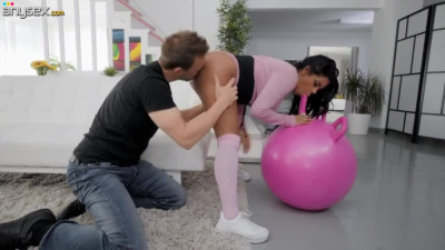 Curvaceous babe Kesha Ortega is licked and fucked by fitness instructor