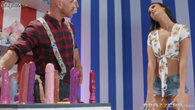 Johnny Sins fucks cute babe with dimples Eliza Ibarra and makes her slit dripping