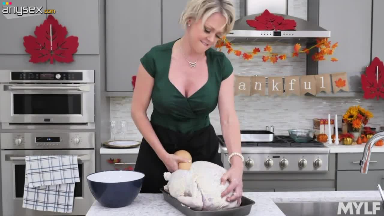 Busty cooking stepmom Dee Williams bags her adult stepson for Thanksgiving Day Free Porn Videos | ePornAny.