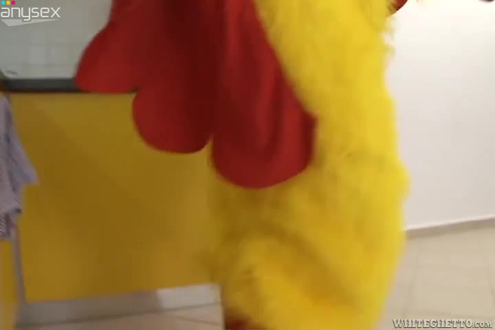 Enormous size harlot gives good blowjob to one kinky dude in chicken costume Free Porn Videos | ePornAny.