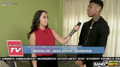 Sexy reporter Mi Ha Doan sucks Mookie Jordan's huge cock during interview