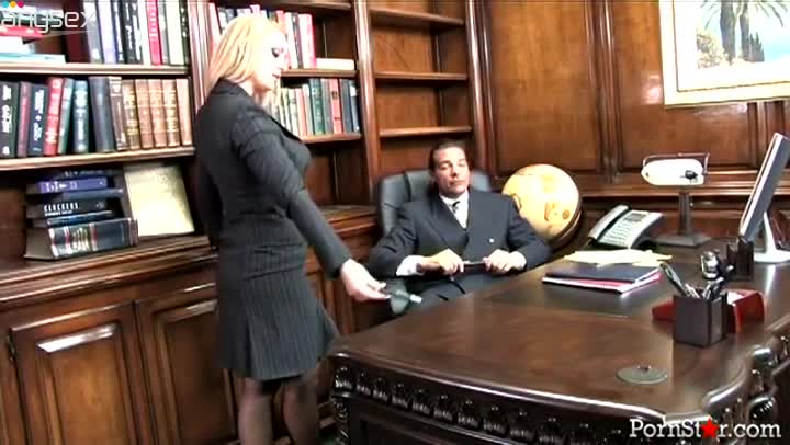 Sultry blonde secretary provides her boss with awesome blowjob Free Porn Videos | ePornAny.