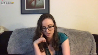 Nerdy chick in glasses Jay Taylor performs hot life stream masturbation