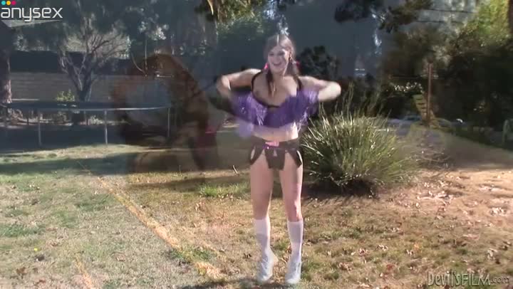 Sex-starved cheerleader gives her neighbor a nice blowjob Free Porn Videos | ePornAny.