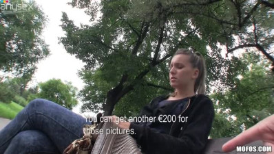 Amateur European chick gives awesome blowjob for money