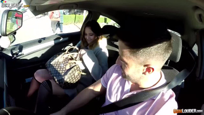 Amateur chick with fat ass and huge tits Natalia gets laid in a car