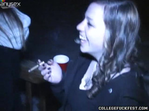 Horn-mad brunette is tipsy and sucks a stiff dick at college party