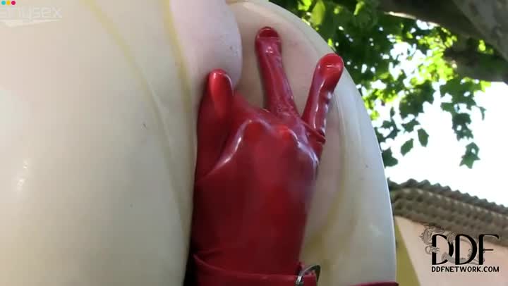 Mystifying bombshell in red rubber costume mastubates outdoor on a lawn Free Porn Videos | ePornAny.