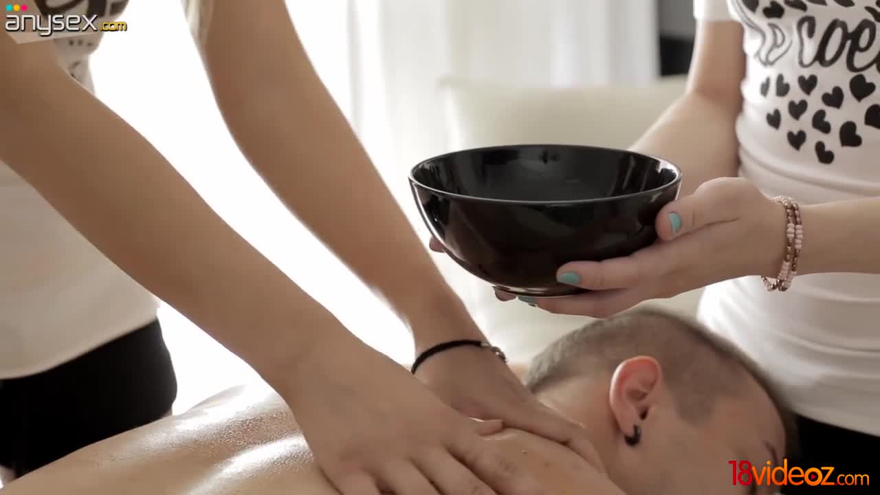 Young masseuse Jessi Gold and her assistant give a massage with happy end Free Porn Videos | ePornAny.