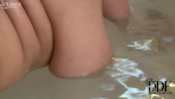 Well stacked brunette milf dildo fucks her cleavage in the bath room Free Porn Videos | ePornAny.