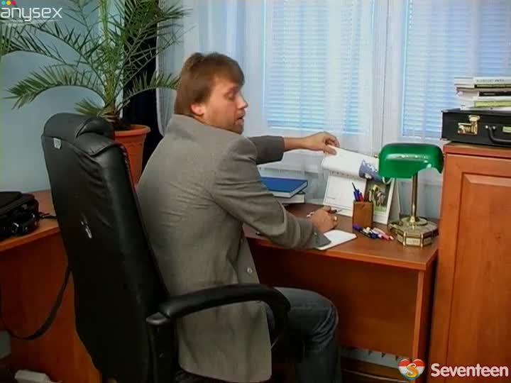 Green-eyed office assistant with big tits gives her boss a nice blowjob Free Porn Videos | ePornAny.