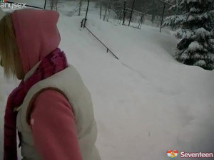 Stupid Russian blonde drills her snatch with dildo outdoor in snowy weather