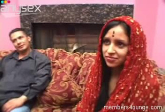 Awesome Indian babe in traditional dress goes naughty with two men