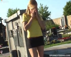 Skinny blond teen welcomes rimjob and blowjob in doggy style