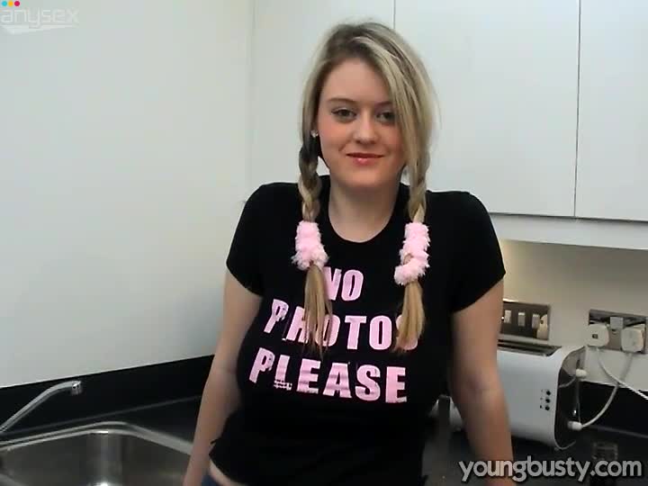 Cute teen with Brook switches from cooking to posing naked in the kitchen Free Porn Videos | ePornAny.