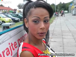 Beautiful ebony girl fucks outdoor in a public park