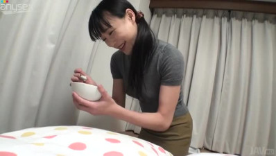 Salty Japanese milf Miho Wakabayashi finger fucks her aroused pussy