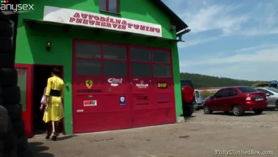 Car fixing turns into a really stout blowjob provided by two hot brunettes