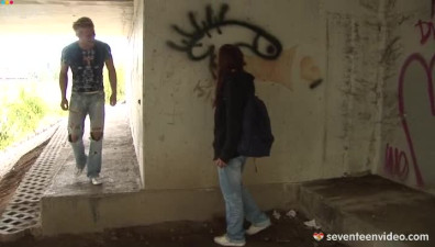 Graffiti artist Sindy gives the hottest blowjobs around