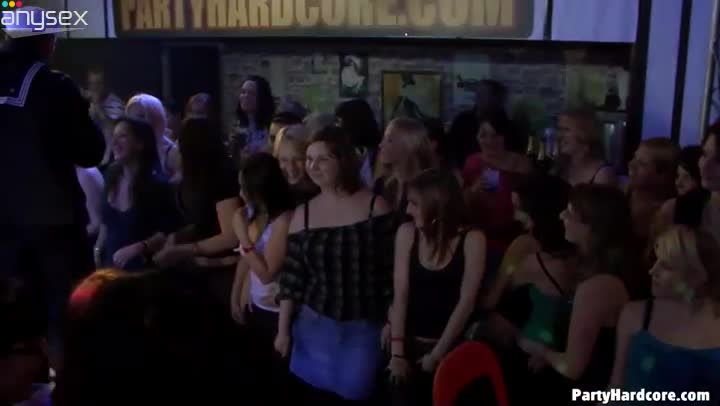 Sizzling redhead bitch is sucking dick in a club Free Porn Videos | ePornAny.