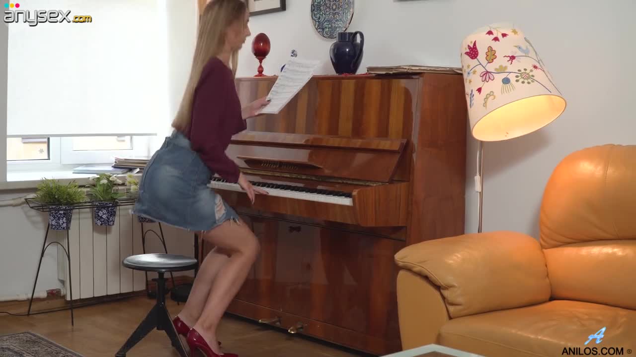 Pianist Bekki takes off panties and plays with her yummy pussy Free Porn Videos | ePornAny.