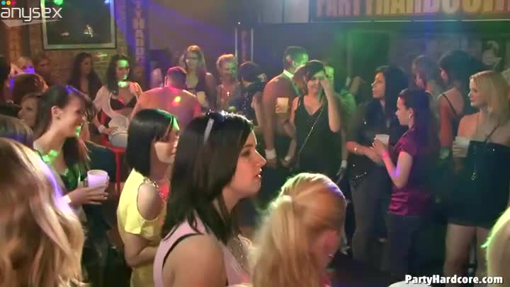 Kinky chics give head to oversized rod of beefy stripper in turns Free Porn Videos | ePornAny.