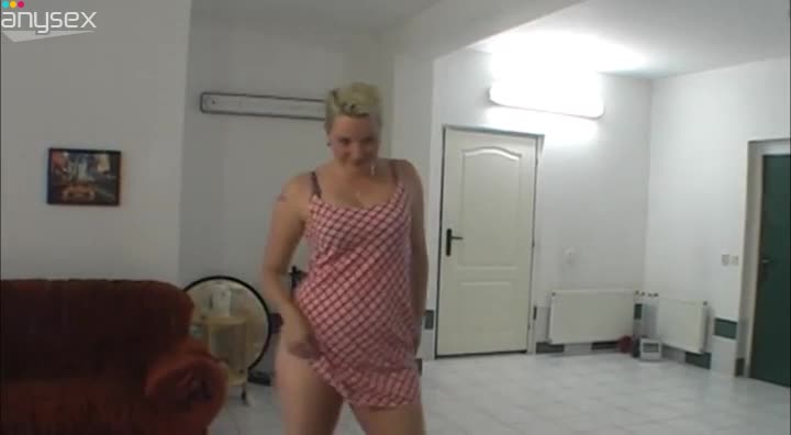 Hot striptease performance by sexy chubby blonde chick Free Porn Videos | ePornAny.