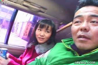 Aroused fucker mauls hairy pussy of Japanese slut Eri Minami in the car