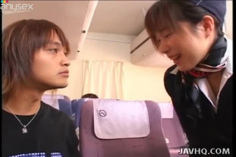 Plane attendant Mana Iizuka seduces one guy for sex in the plane