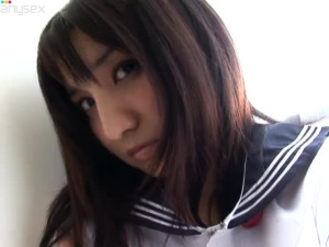 Stupid brunette teen Nana Ozaki fooling around in the video