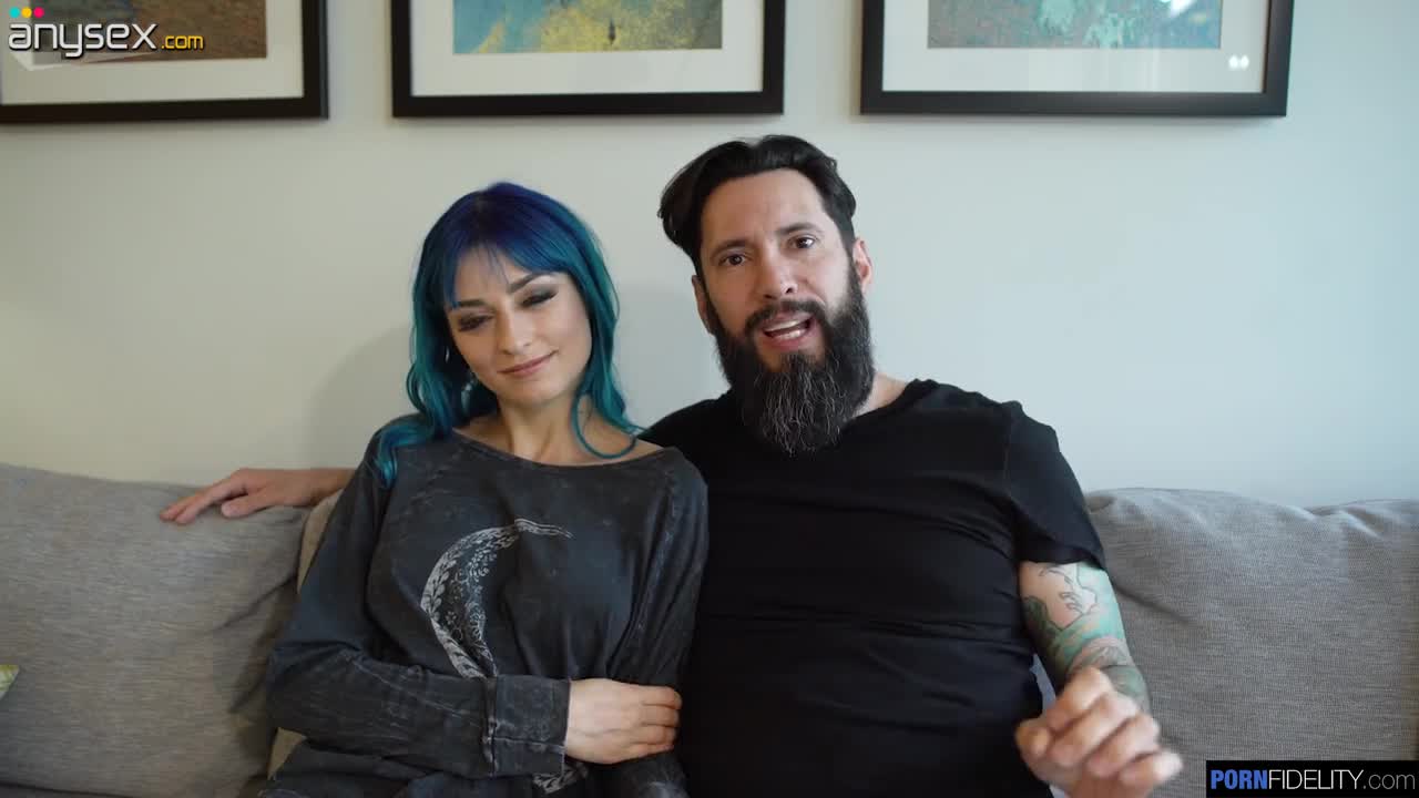 Blue haired chick Jewelz Blu is fucked by bearded boyfriend Free Porn Videos | ePornAny.