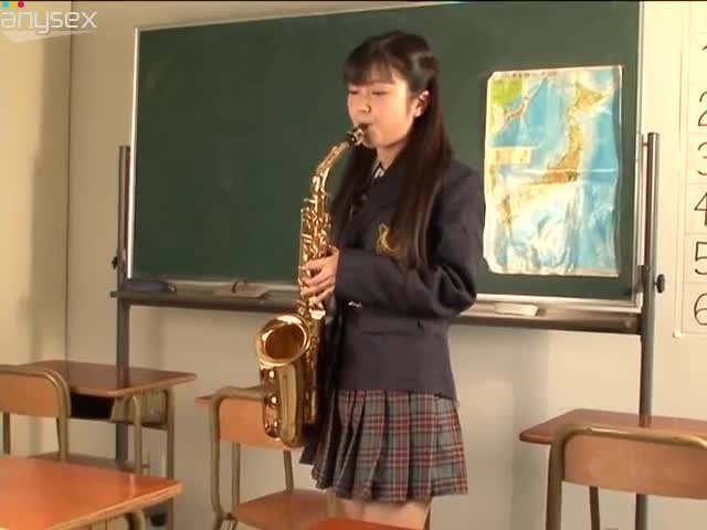 Talented Japanese college student poses in bikini on cam Free Porn Videos | ePornAny.