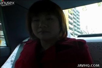 Voracious Japanese porn dive Aizawa Marin wanks in a car