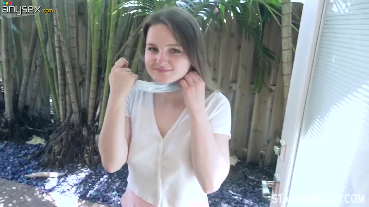 Lovely girl Eliza Eves helps one single man in quarantine Free Porn Videos | ePornAny.