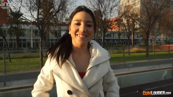 Desire Sevilla flashes her booty on the street Free Porn Videos | ePornAny.