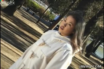 Brunette milf Rena Ochiai gets picked up in the park