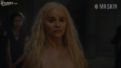 Naked scene featuring Daenerys Targaryen in Dosh Khaleene