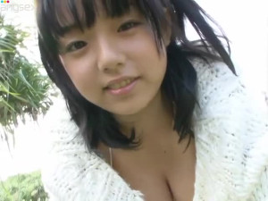 Hypnotizing Japanese beauty Ai Shinozaki spins her curves on cam