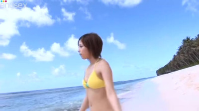 Voluptuous girlie with nice tits Miyu Oriyama gonna swim in the pool